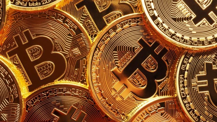 根据 QCP Capital 的报告，尽管以太坊价格飞涨，比特币依然稳居93,000美元以上。