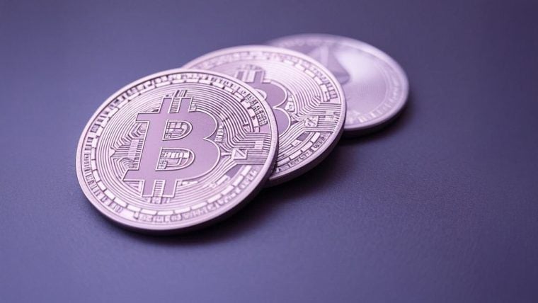 比特币ETF流出2.26亿美元，以太坊基金迎来1.3亿美元资金激增