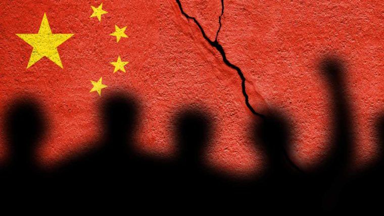 中国利用上合组织的领导地位加速推动去美元化进程。